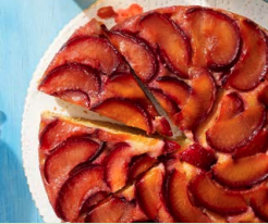 A very fine looking plum upside down cake that you just wanna dive into.
